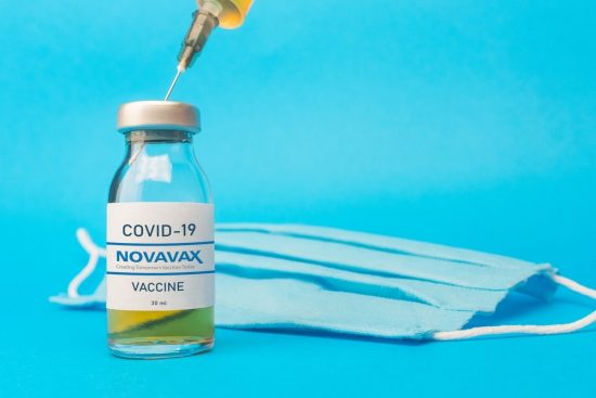EMA: Ξεκίνησε η αξιολόγηση του εμβολίου της Novavax