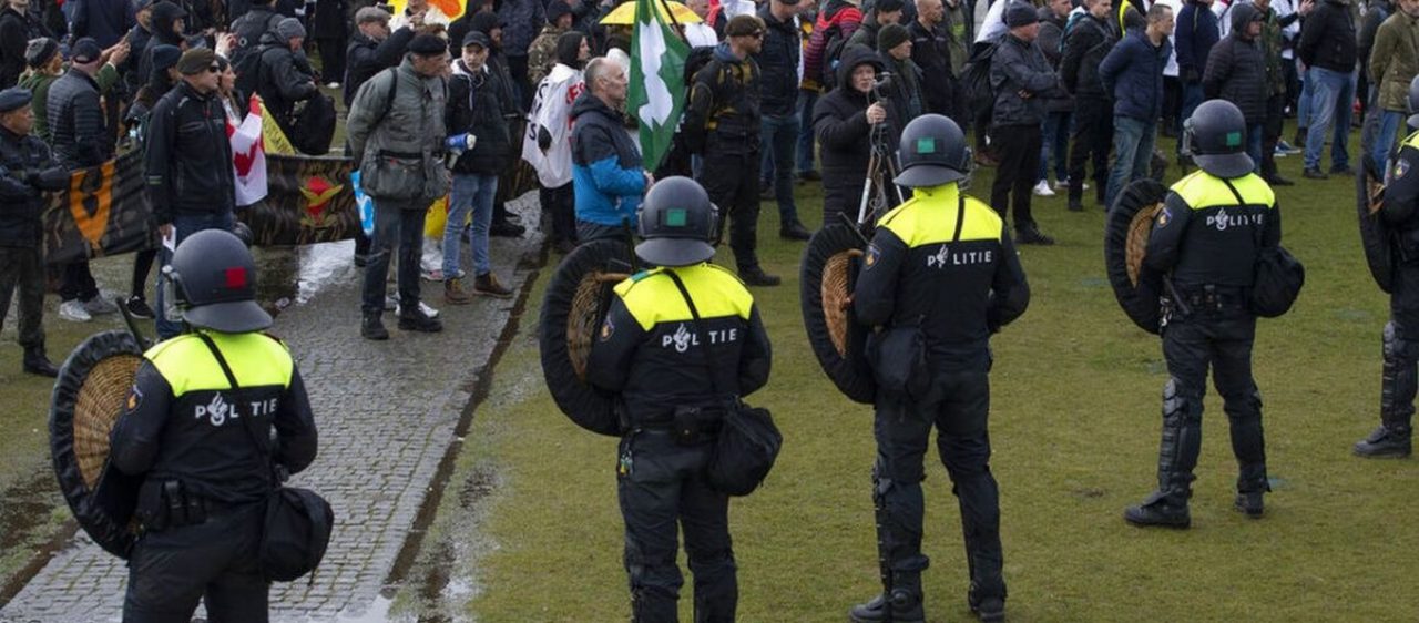 Ολλανδία: Ένταση μεταξύ αστυνομίας και διαδηλωτών κατά των μέτρων για την πανδημία