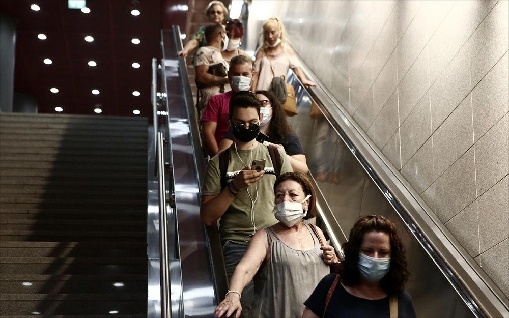 H χρήση μάσκας στα ΜΜΜ μειώνει δραστικά την έκθεση στον κορονοϊό, βάσει έρευνας στη Σεούλ