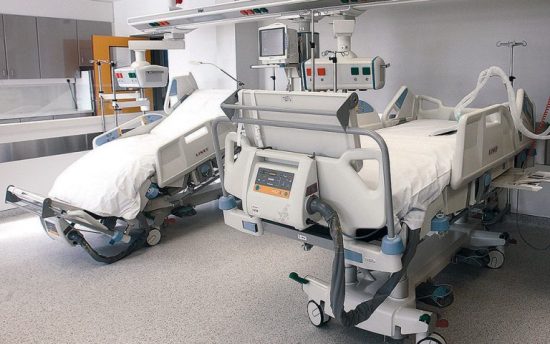 Υπουργείο Υγείας: Ψευδείς και προσβλητικές οι αναφορές για την επικινδυνότητα των ΜΕΘ