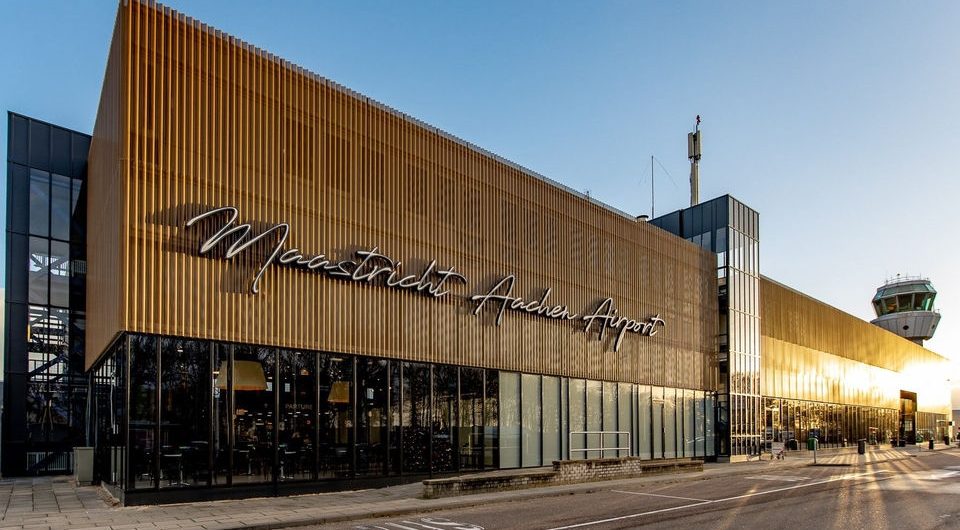 Ολλανδία: Εκκενώθηκε το αεροδρόμιο του Μάαστριχτ μετά από απειλή για βόμβα
