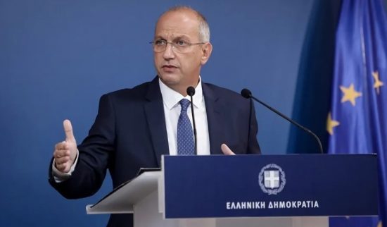 Οικονόμου: Τον Απρίλιο ξεκινά το πρόγραμμα «Κινούμαι Ηλεκτρικά»