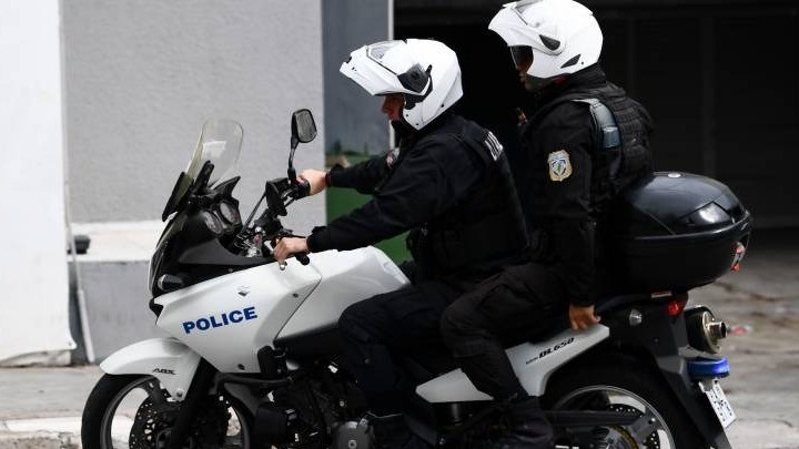 Καταδίωξη με πυροβολισμό στο Μενίδι