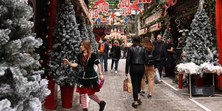ΣΕΛΠΕ: Tο ωράριο των καταστημάτων την εορταστική περίοδο πριν τα Χριστούγεννα