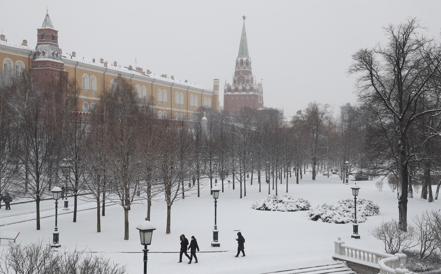 Σφοδρή χιονόπτωση έπληξε τη Μόσχα μετά από 72 χρόνια 