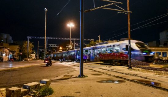 Εκτροχιασμός συρμού του Προαστιακού στο σταθμό του Ρέντη με 75 επιβάτες