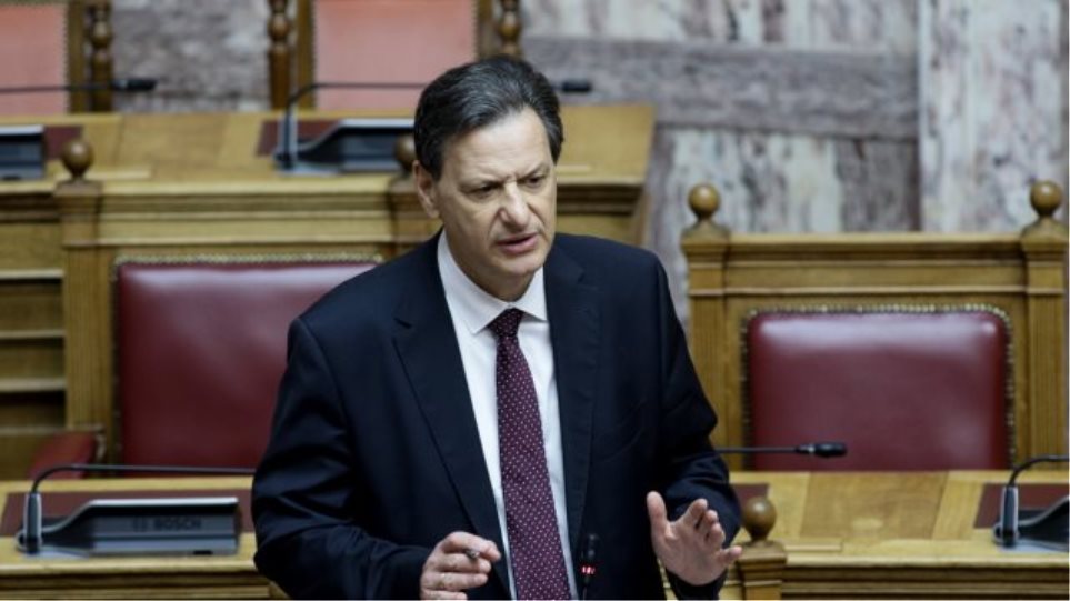 Ένταση και στη Βουλή για τη μελέτη Λύτρα-Τσιόδρα: Κόντρα Σκυλακάκη-Τσακαλώτου για τις ΜΕΘ