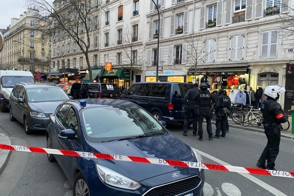 Γαλλία: Άνδρας κρατάει 2 γυναίκες ομήρους μέσα σε κατάστημα στη Βαστίλη
