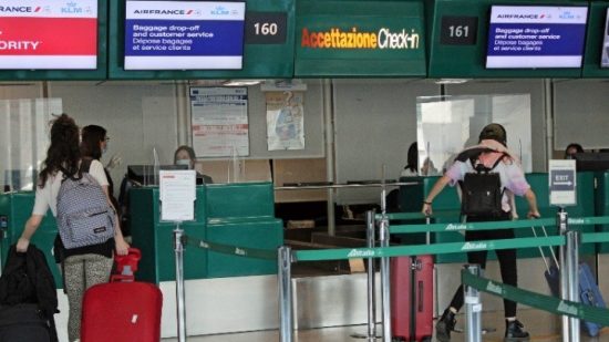 Ιταλία: Οκτώ εκατομμύρια Ιταλοί ακυρώνουν τις χριστουγεννιάτικες διακοπές τους λόγω κορονοϊού