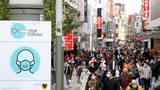 Γερμανία: Ανακοινώθηκε ο πρώτος θάνατος ασθενή με την παραλλαγή Όμικρον