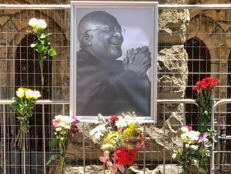 Νότια Αφρική: Δάκρυα και λουλούδια για τον τον αρχιεπίσκοπο Ντέσμοντ Τούτου