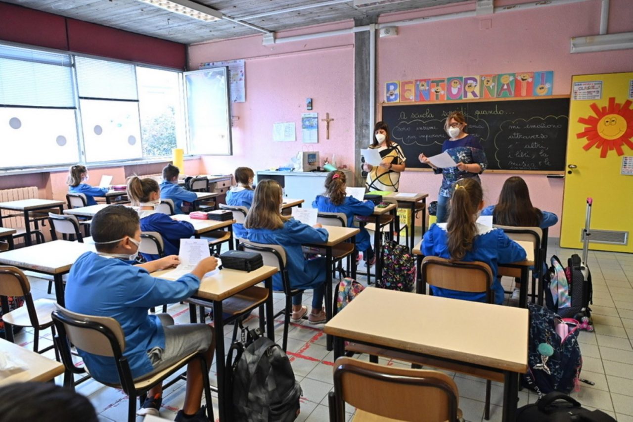 Ιταλία: Άνοιξαν και πάλι τα σχολεία - Πιθανή επιστροφή σε τηλεκπαίδευση για τους μισούς μαθητές
