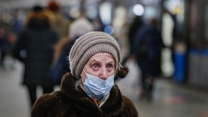 Ρωσία: Δεν θα αποφύγει την αύξηση των κρουσμάτων λόγω της παραλλαγής Όμικρον