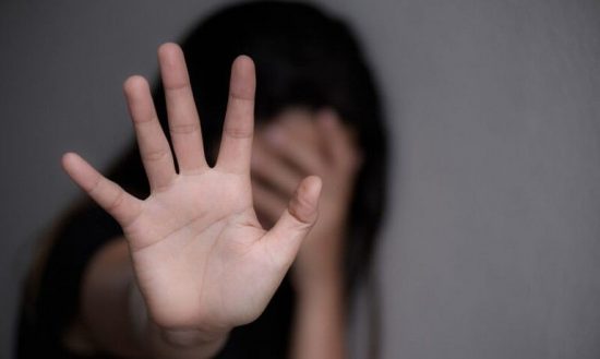 Νέος Κόσμος: Συνελήφθη αστυνομικός που ξυλοκόπησε τη σύντροφό του