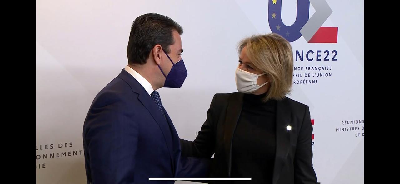 Ο Υπουργός Περιβάλλοντος και Ενέργειας Κώστας Σκρέκας, με την Υπουργό Οικολογικής Μετάβασης της Γαλλίας Barbara Pompili