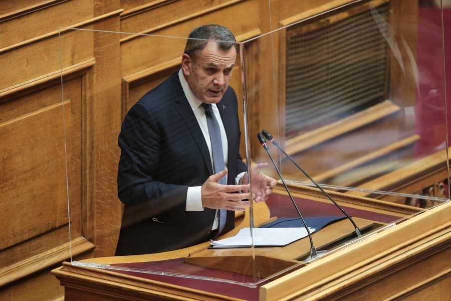 Ο υπουργός Εθνικής Άμυνας Νικόλαος Παναγιωτόπουλος από το βήμα της Βουλής