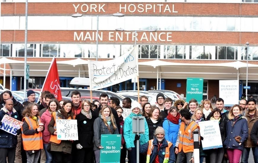 Βρετανία: Απεργία 2 εβδομάδων ξεκίνησαν οι εργαζόμενοι των νοσοκομείων