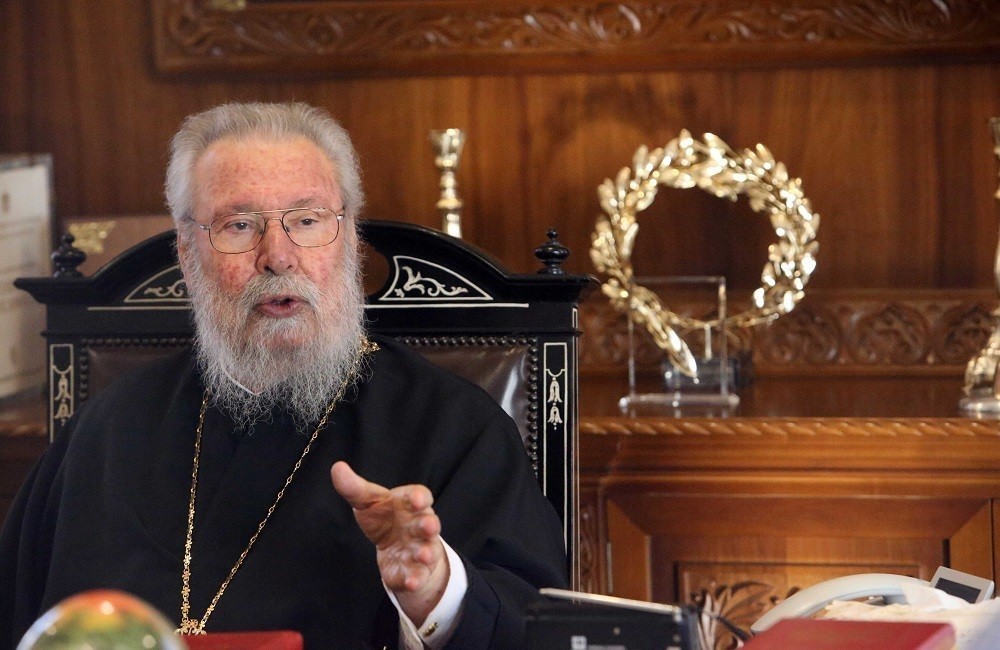 Αρχιεπίσκοπος Κύπρου Χρυσόστομος: Θέτει εκτός εκκλησίας ανεμβολίαστους ιερείς