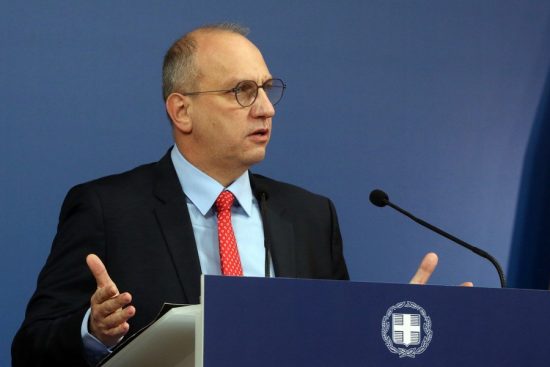 Οικονόμου: Ο κ. Τσίπρας συνεχίζει να διαστρεβλώνει την πραγματικότητα και να ψεύδεται