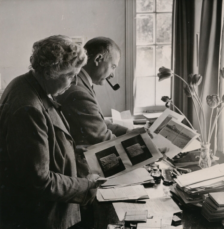Η Άγκαθα Κρίστι με τον σύζυγό της Μαξ Μαλόουαν το 1950
