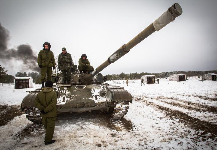 Ουκρανίκος στρατός στα χιόνια
