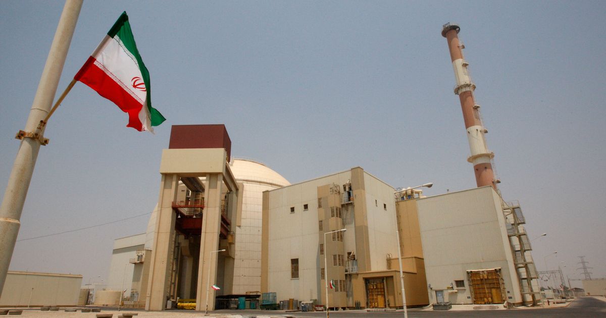 πρόσοψη πυρηνικού εργοστστασίου στο Ιράν