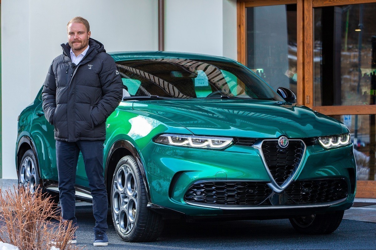 Ο Βάλτερι Μπότας βρέθηκε στο τιμόνι του νέου SUV της Ιταλικής φίρμας