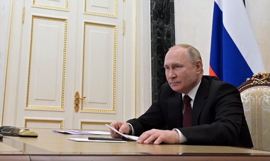 Ο Πούτιν εμπαίζει την Ευρώπη: Άνοιξε τους κρουνούς ρίχνοντας τις τιμές – Μαζικές παραγγελίες στην Gazprom