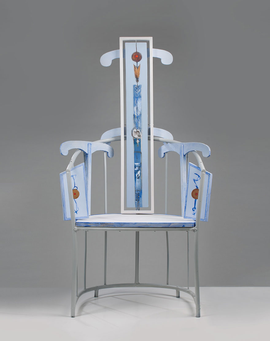 Η γαλάζια καρέκλα του Αντόνιο Λαουρέλι
