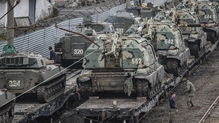 Ρωσικά στρατιωτικά κονβόι εισέρχονται στην Ουκρανία