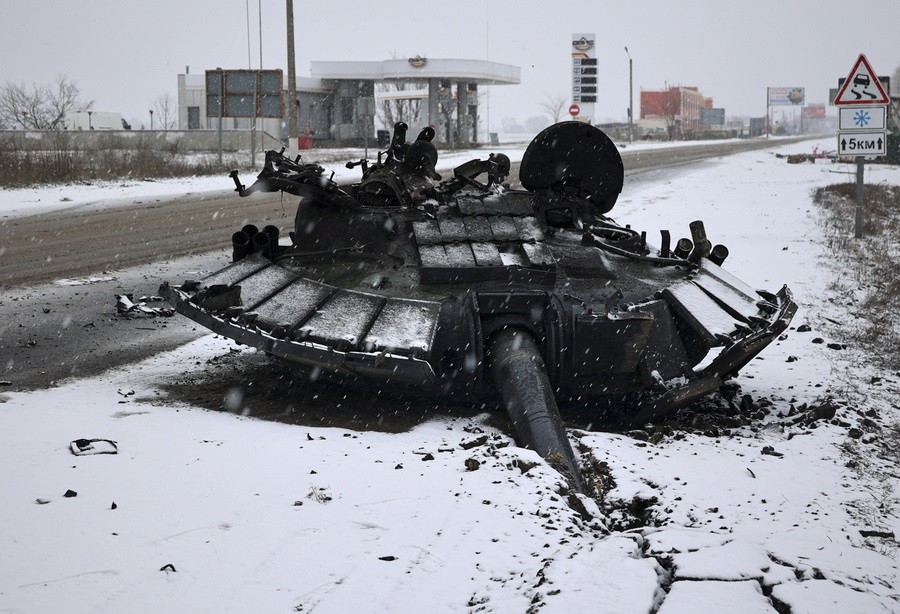A turret of burned Russian tank is left abandoned after the Ukrainian army attacked it the previous day near the city of Kharkiv, Ukraine, 25 February 2022. Russian troops entered Ukraine on 24 February prompting the country's president to declare martial law and triggering a series of announcements by Western countries to impose severe economic sanctions on Russia. EPA/SERGEY KOZLOV