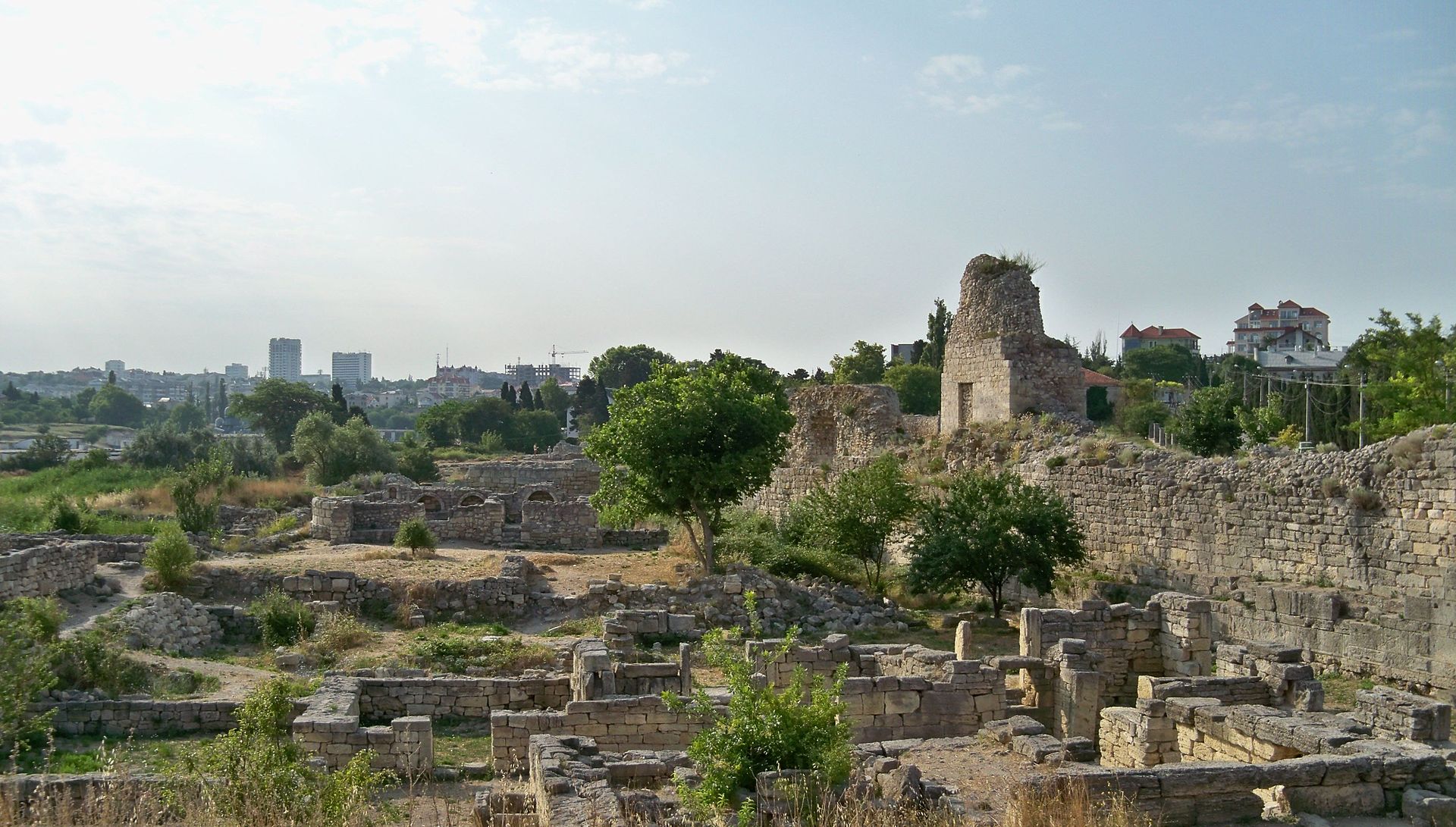 Η αρχαία ελληνική Χερσόνησος στην Κριμαία. Στο βάθος η Σεβαστούπολη 6.