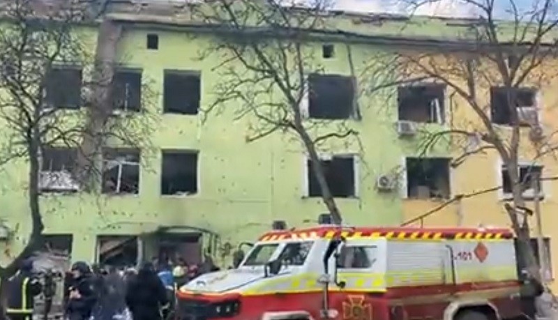 Βομβαρδισμένο νοσοκομείο στη Μαριούπολη