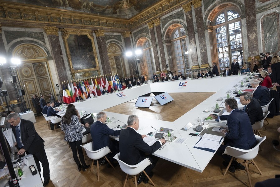 A handout photo made available by the Chigi Palace press office shows a general view during an informal meeting of EU heads of states and governments at the Chateau de Versailles, France, 10 March 2022. The EU leaders summit is to discuss the fallout of Russia's invasion in Ukraine. EPA/CHIGI PALACE PRESS OFFICE/ FILIPPO ATTILI/HANDOUT HANDOUT EDITORIAL USE ONLY/NO SALES