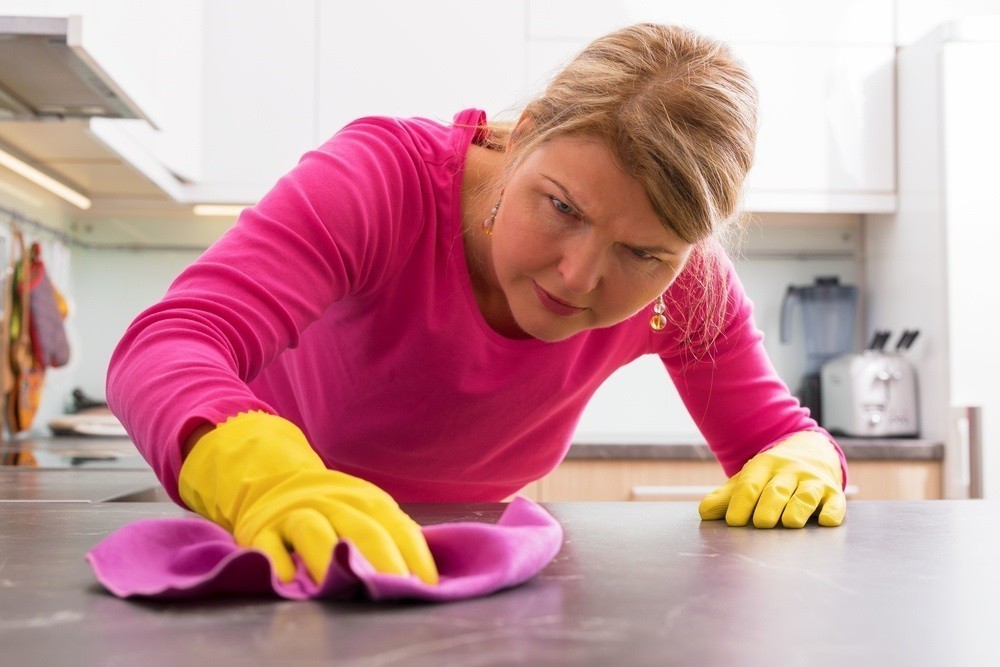 Συμβουλές για σωστό καθάρισμα των πάγκων της κουζίνας