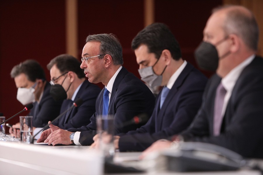 Ο υπουργός Οικονομικών Χρήστος Σταϊκούρας μιλά κατά τη διάρκεια ανακοινώσεων μέτρων στήριξης για την αντιμετώπιση των επιπτώσεων των ανατιμήσεων στους πολίτες