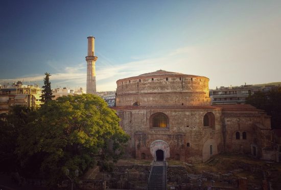 Θεσσαλονίκη: Νεαρός με ψυχολογικά προβλήματα προκάλεσε φθορές στο εσωτερικό της Ροτόντας