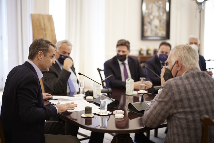 Ο πρωθυπουργός Κυριάκος Μητσοτάκης συναντήθηκε με τους δημάρχους Δυτικής Αττικής. στο Μέγαρο Μαξίμου, Τετάρτη 30 Μαρτίου 2022. ΑΠΕ-ΜΠΕ/ΓΡΑΦΕΙΟ ΤΥΠΟΥ ΠΡΩΘΥΠΟΥΡΓΟΥ/ΔΗΜΗΤΡΗΣ ΠΑΠΑΜΗΤΣΟΣ