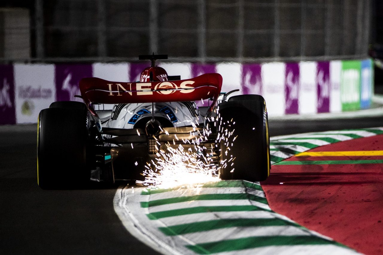 F1: Οι λόγοι που υστερεί η Mercedes!