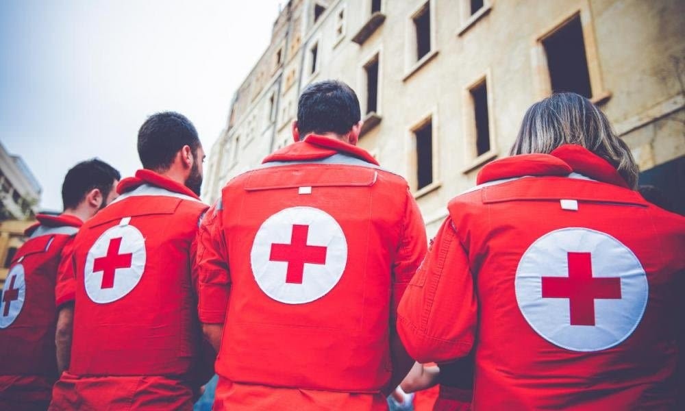 Εθελοντές του Ερυθρού Σταυρού στην Ουκρανία