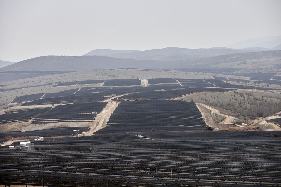 Άποψη του νέου φωτοβολταϊκού πάρκου των Ελληνικών Πετρελαίων στην Κοζάνη 