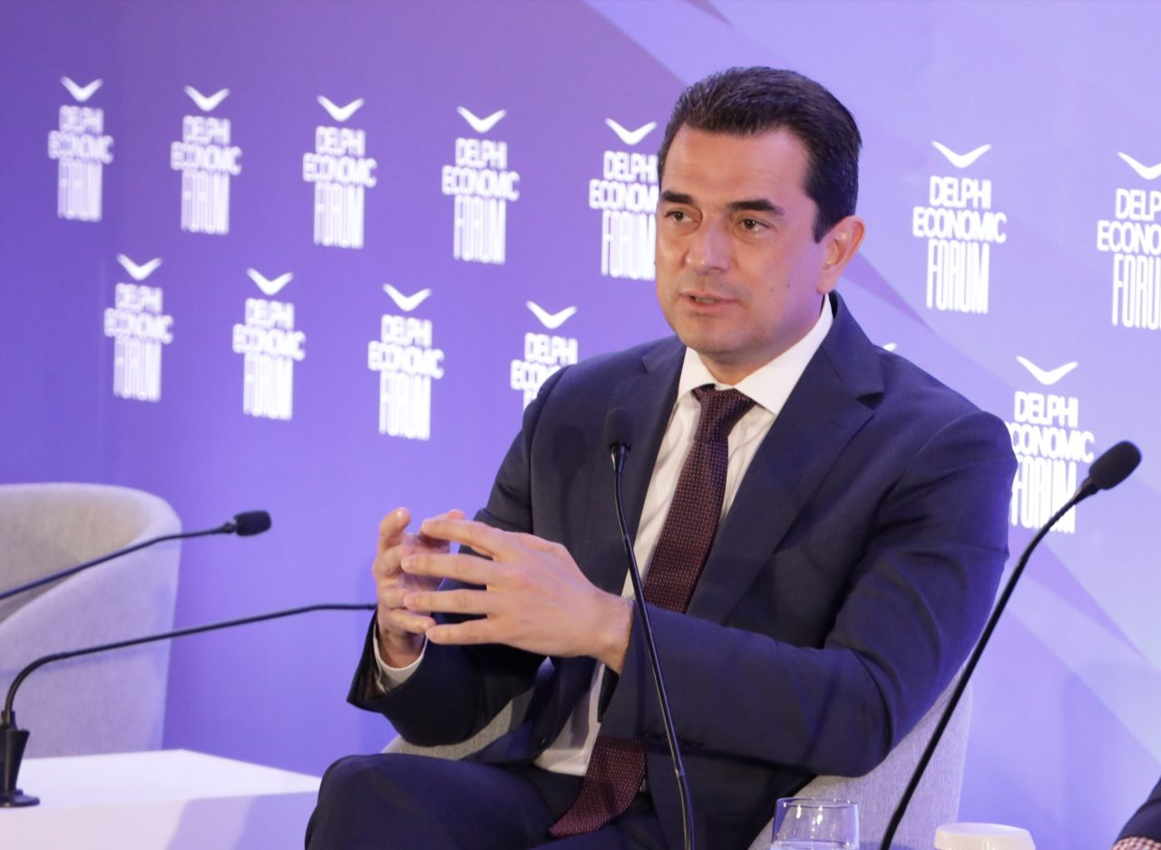 Ο Υπουργός Περιβάλλοντος και Ενέργειας, Κώστας Σκρέκας, μιλώντας στο 7ο Οικονομικό Φόρουμ των Δελφών