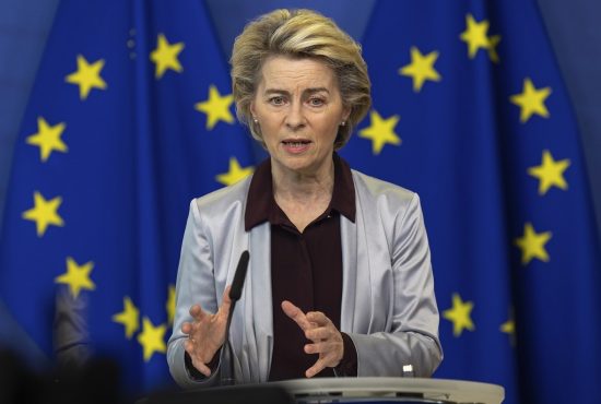 Ένα εμπάργκο στο ρωσικό πετρέλαιο μπορεί να είναι μέρος του επόμενου πακέτου κυρώσεων της ΕΕ