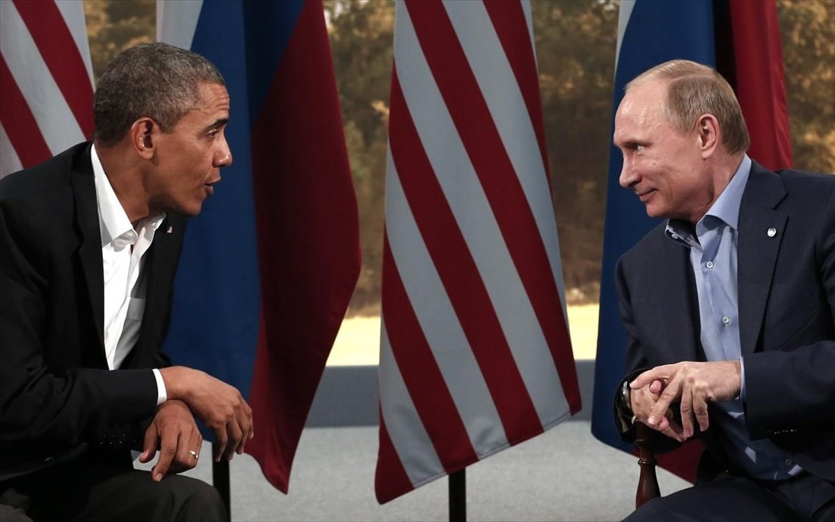 Ο πρώην πρόεδρος των ΗΠΑ, Μπάρακ Ομπάμα και ο Ρώσος Πρόεδρος Βλαντίμιρ Πούτιν