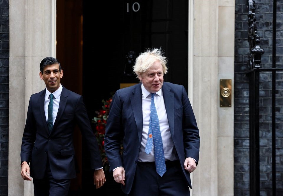 Ο  Πρωθυπουργός της Βρετανίας, Μπόρις Τζόνσον και ο υπουργός Οικονομικών, Ρίσι Σουνάκ
