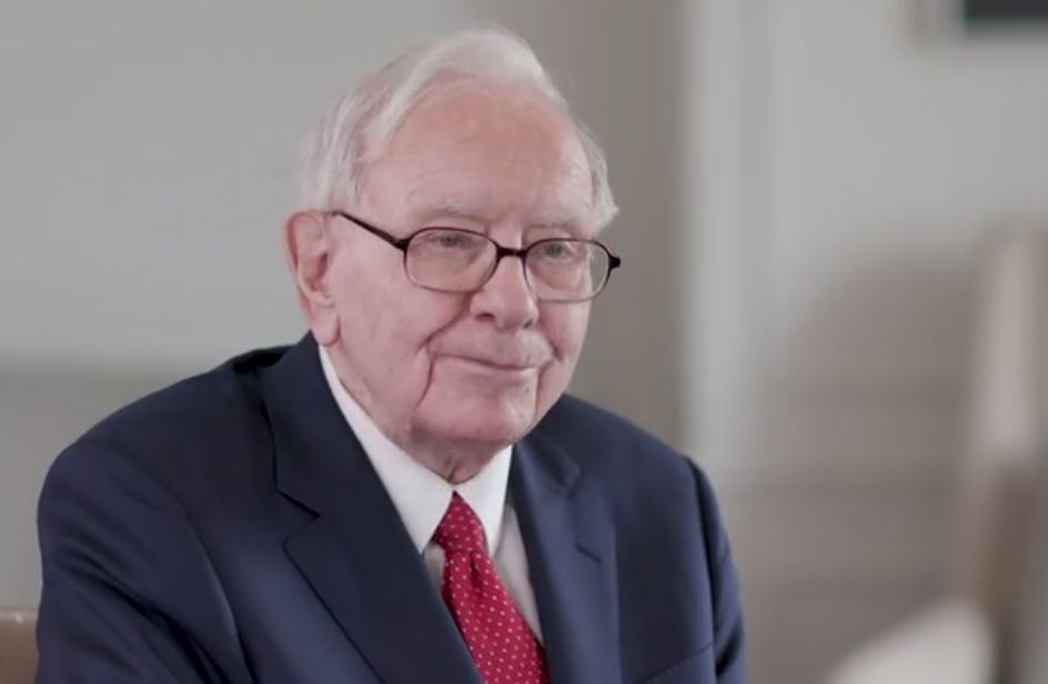 O Warren Buffett κατά την συνέντευξη που παραχώρησε στον Αμερικανό δημοσιογράφο Charlie Rose