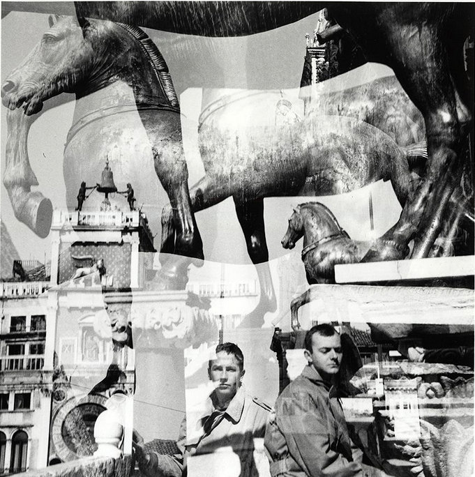 Ο Σάι Τουόμπλι και ο Ρόμπερτ Ράουσενμπεργκ με τα άλογα της Βενετίας
