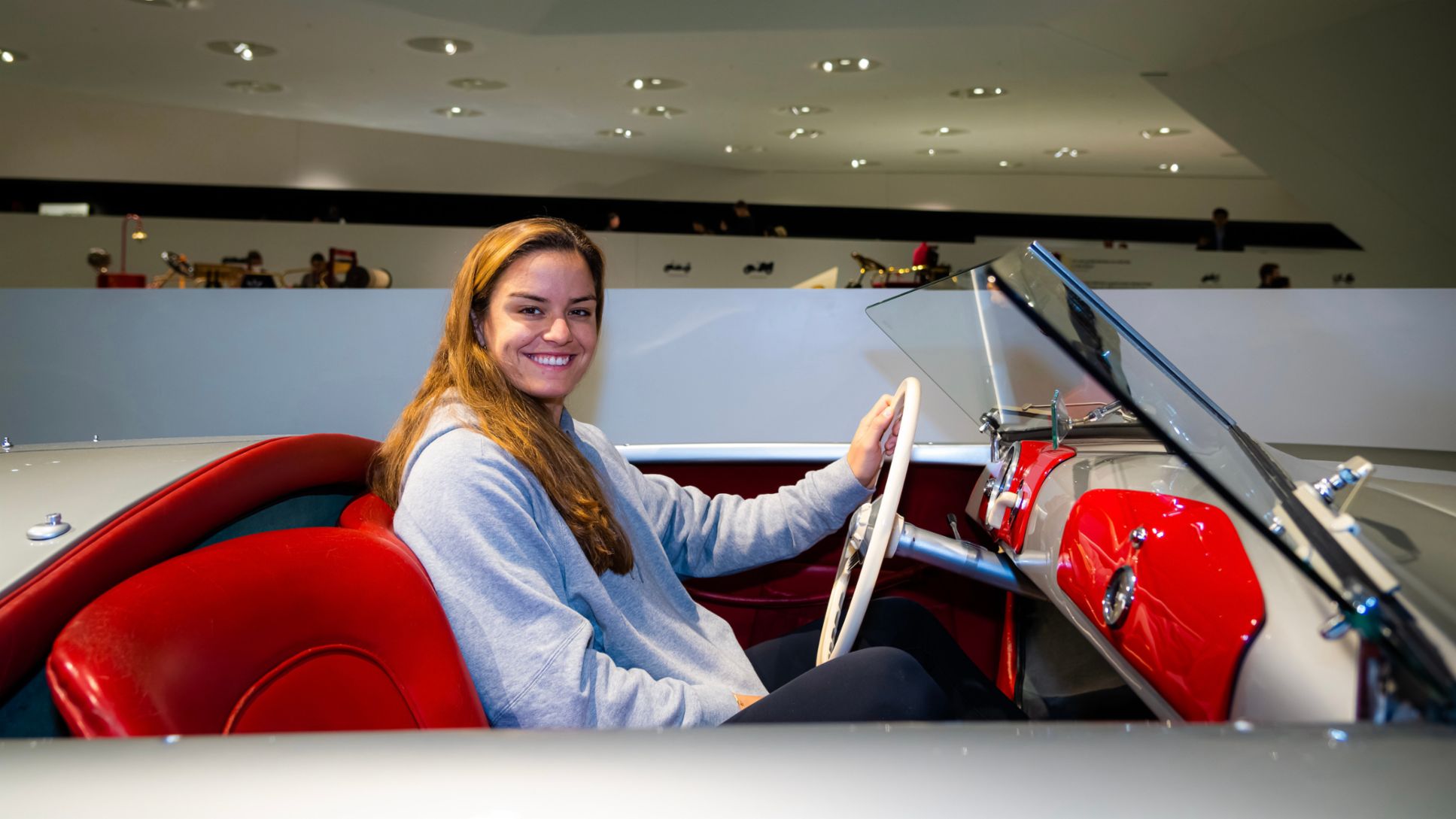 Στο Μουσείο της Porsche η Μαρία Σάκκαρη