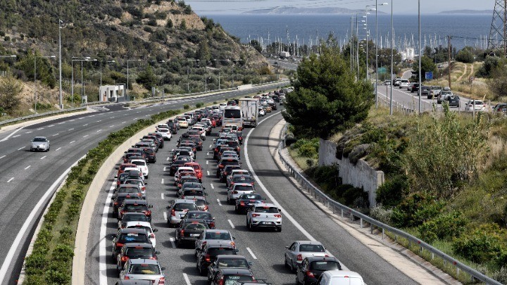 Αυξημένη κίνηση στους δρόμους καθώς επιστρε΄φουν οι εκδρομείς μετά το Πάσχα