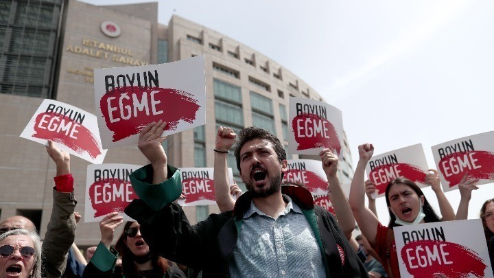 Τουρκία: Συγκεντρώσεις διαμαρτυρίας στους δρόμους της Τουρκίας μετά την καταδίκη του Οσμάν Καβαλά